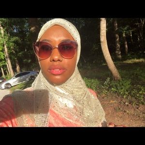 Meet your Posher, Tahirah